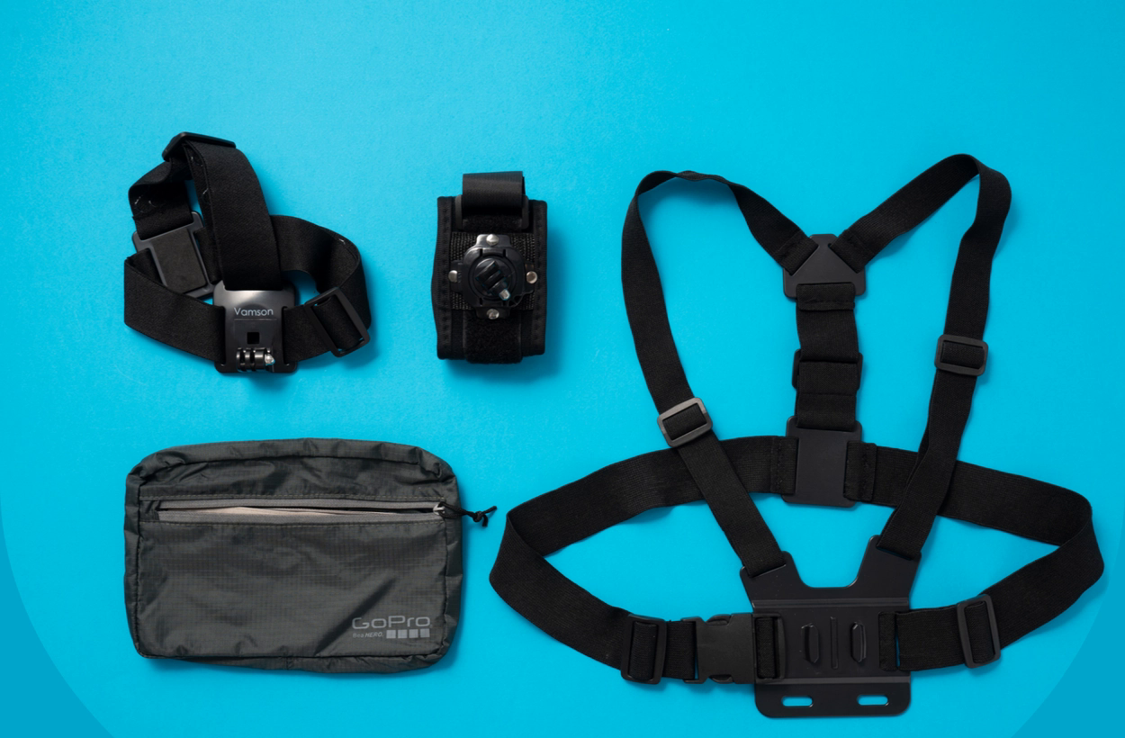 고프로 바디마운트 3종 실물 — 손목마운트, 헤드마운트, 체스트마운트 파우치 구성